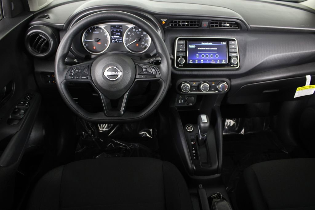 Used 2025 Nissan Kicks Play S image 7