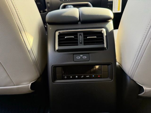 Used 2025 MAZDA CX-90 3.3 Turbo w/ Preferred Package image 15