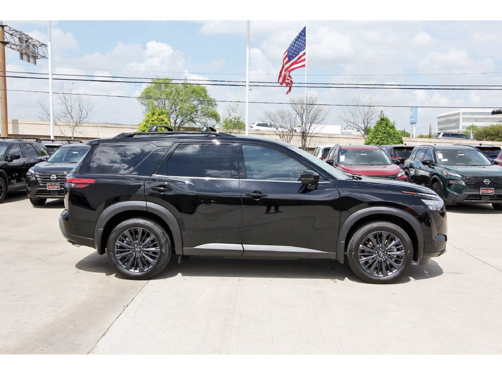 New 2026 Nissan Pathfinder SL w/ SL Premium Package FWD image 5