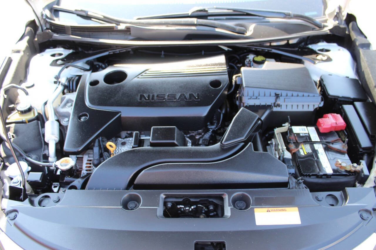Used 2017 Nissan Altima 2.5 SR w/ Midnight Edition Package image 8