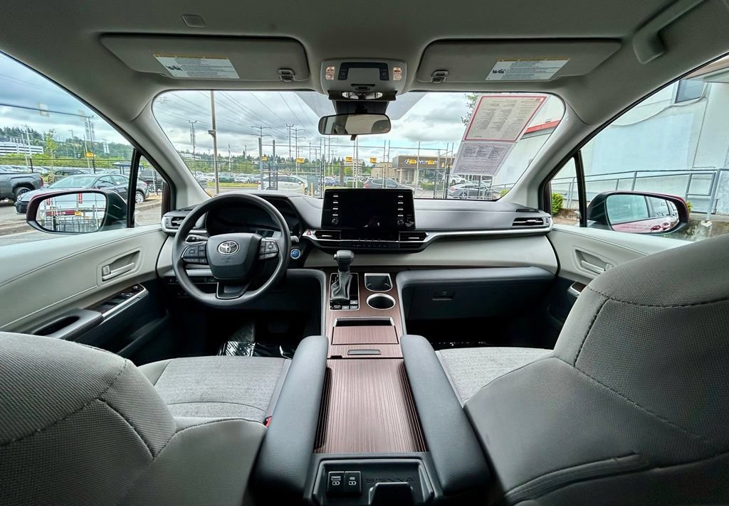 Certified 2024 Toyota Sienna LE AWD/4WD image 20