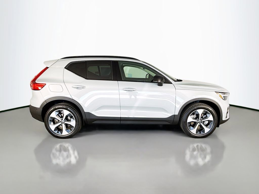 Used 2026 Volvo XC40 B5 Plus w/ Protection Package Premier image 8