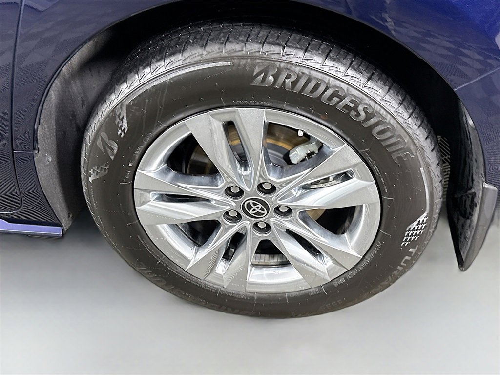 Certified 2023 Toyota Sienna XLE image 40