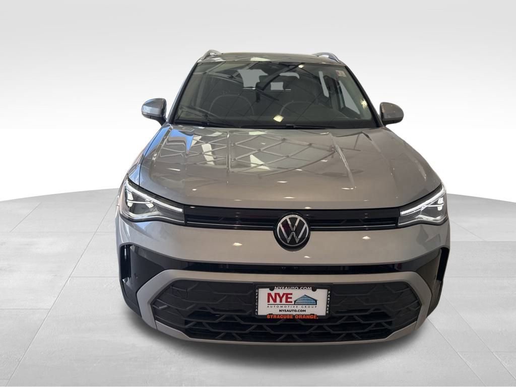 New 2025 Volkswagen Taos SE image 8