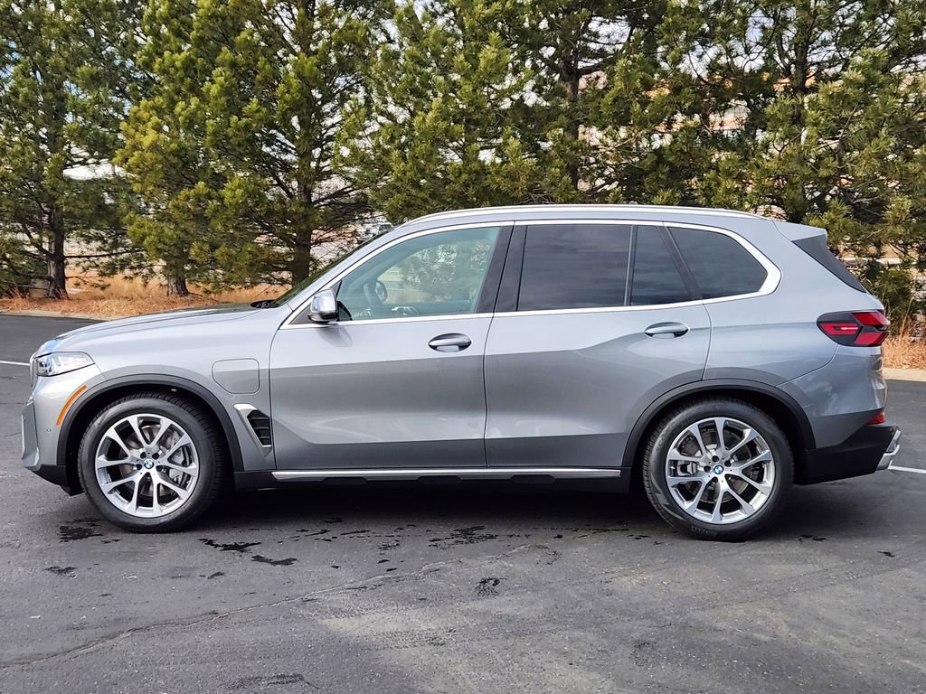 New 2026 BMW X5 xDrive50e AWD/4WD image 2