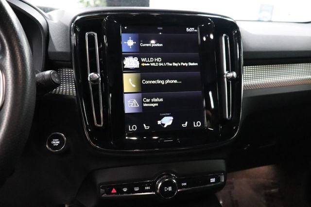 Used 2020 Volvo XC40 T5 R-Design w/ Protection Package Premier image 32