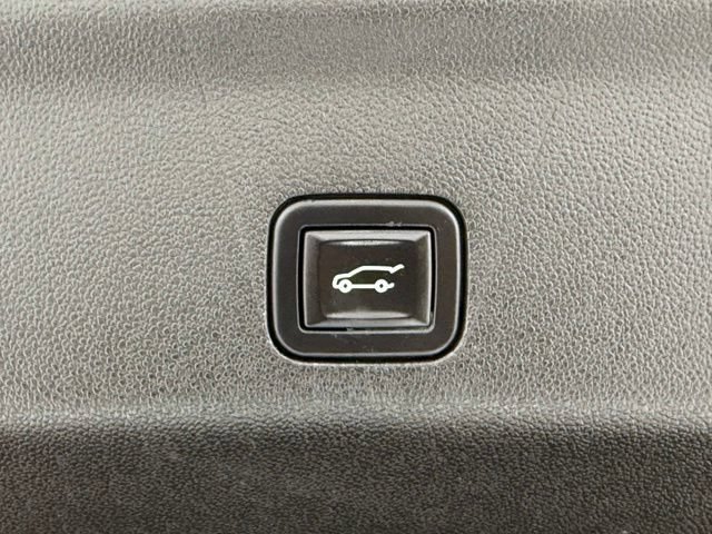 Used 2023 Chevrolet Suburban Z71 w/ Z71 Off-Road Package AWD/4WD image 8