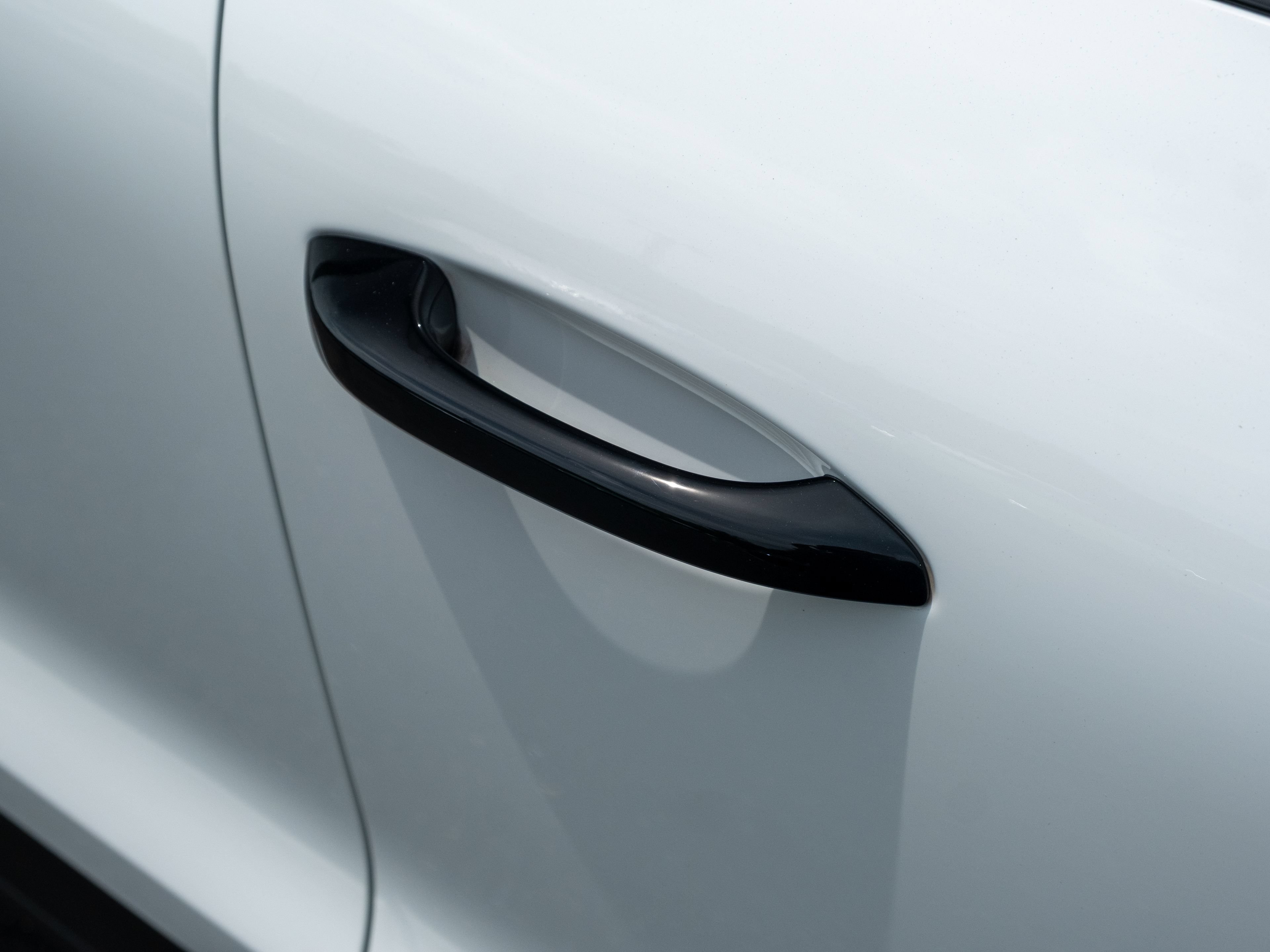 Certified 2021 Porsche Macan S AWD/4WD image 18