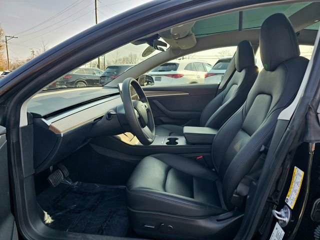 Used 2023 Tesla Model 3 Standard Range image 16