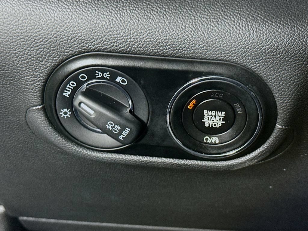 Used 2022 Maserati Levante GT AWD/4WD image 20