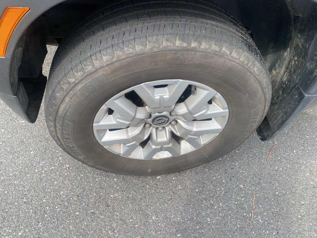 Used 2024 Nissan Frontier SV w/ SV Convenience Package image 11