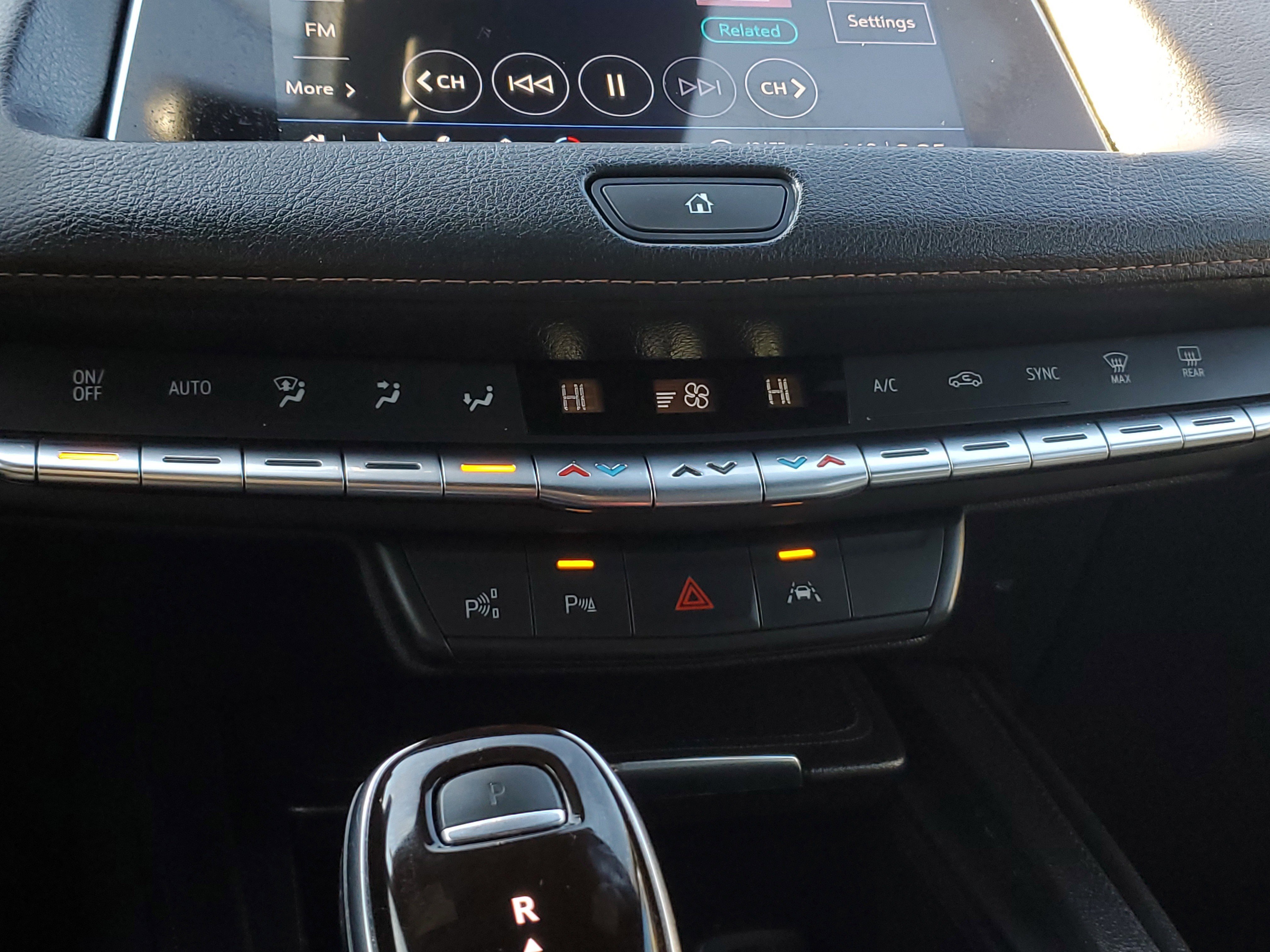 Used 2022 Cadillac XT4 Sport w/ Enhanced Visibility Package image 28