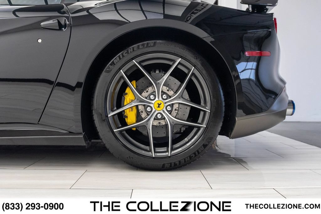 Used 2014 Ferrari F12 Berlinetta RWD image 17