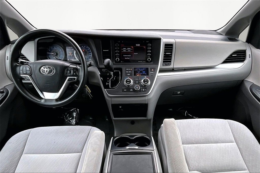 Used 2020 Toyota Sienna LE image 16