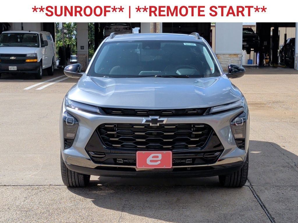 New 2026 Chevrolet Trax ACTIV w/ Sunroof Package FWD image 2