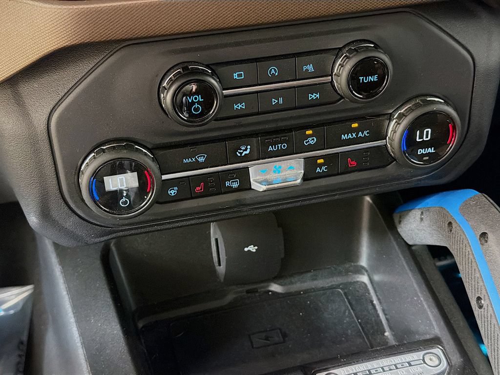 Used 2023 Ford Bronco Outer Banks AWD/4WD image 38