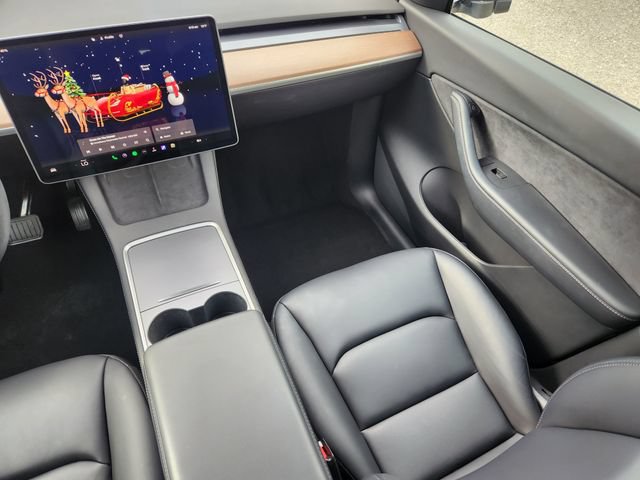 Used 2022 Tesla Model Y Long Range AWD/4WD image 13
