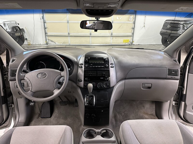Used 2007 Toyota Sienna LE FWD image 18