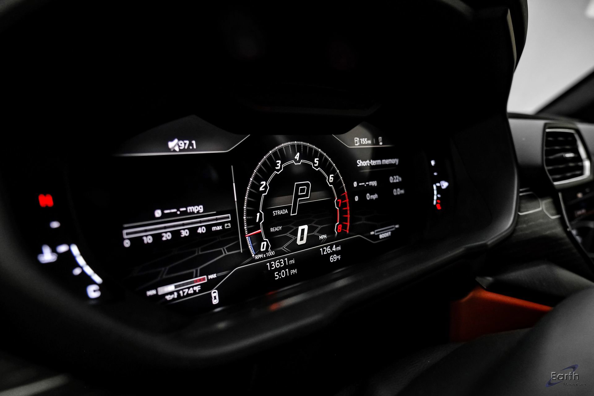 Used 2022 Lamborghini Urus AWD/4WD image 36