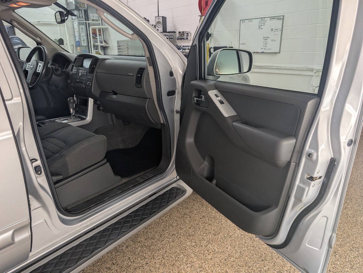 Used 2011 Nissan Pathfinder S AWD/4WD image 18