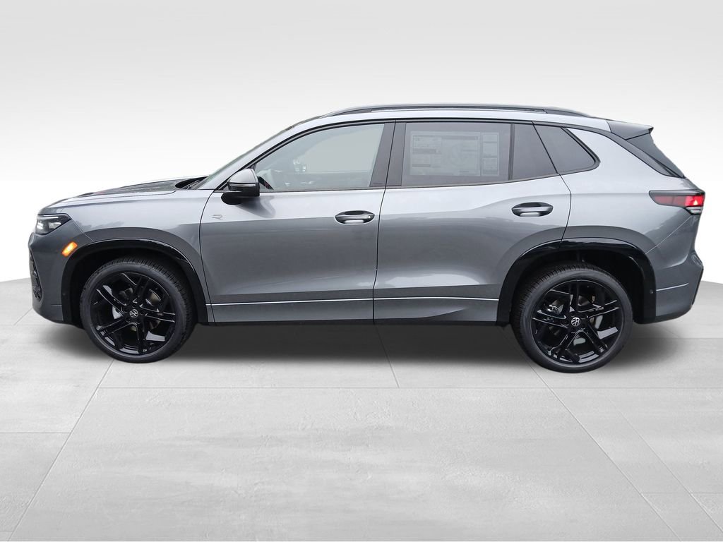 New 2026 Volkswagen Tiguan SE R-Line image 2