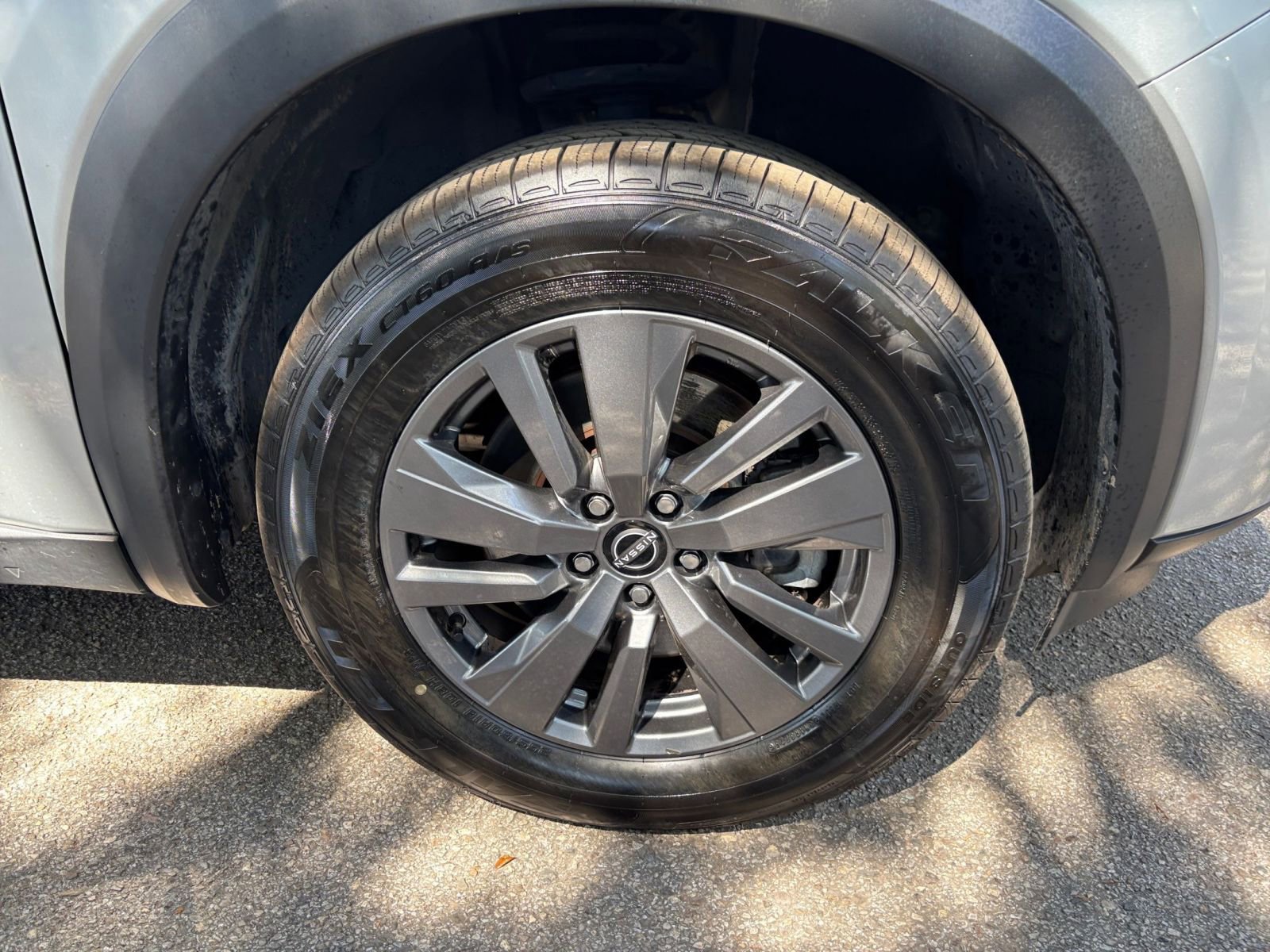 Used 2024 Nissan Pathfinder SV image 32