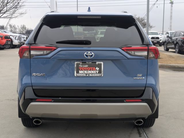 Used 2024 Toyota RAV4 SE image 7