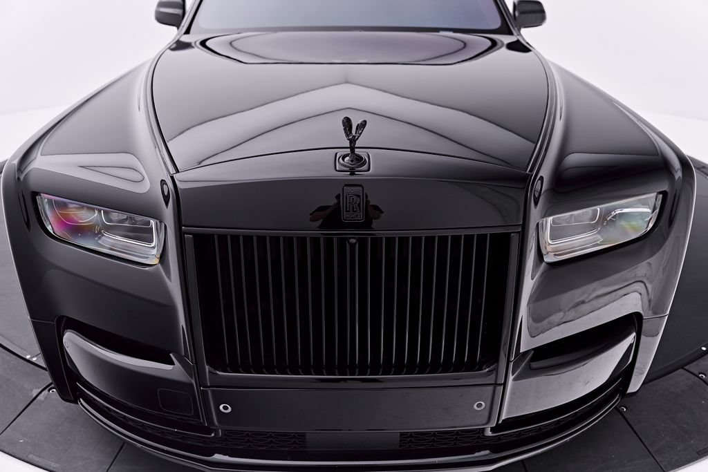 Used 2024 Rolls-Royce Phantom Sedan w/ The Phantom Package RWD image 18