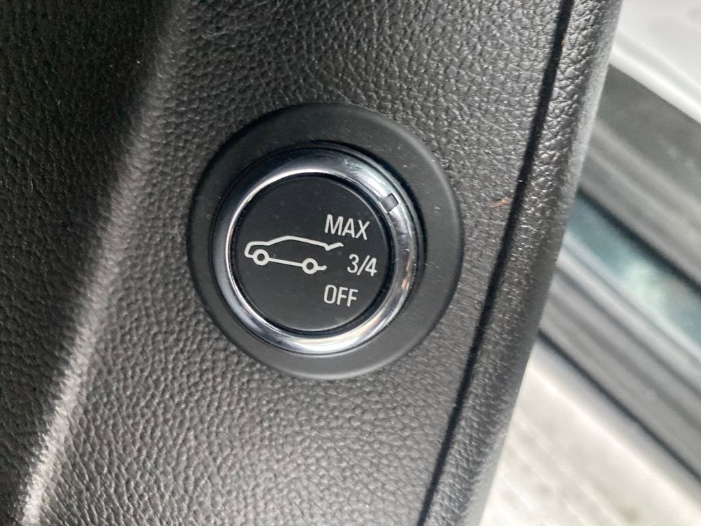 Used 2019 Chevrolet Traverse LT image 42