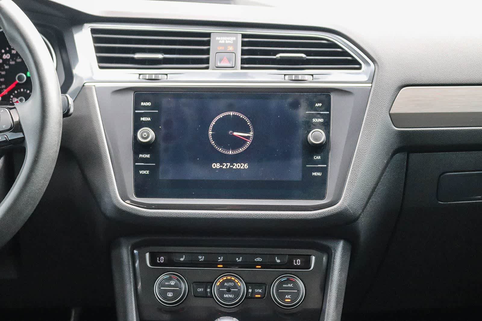 Used 2020 Volkswagen Tiguan SE FWD image 13