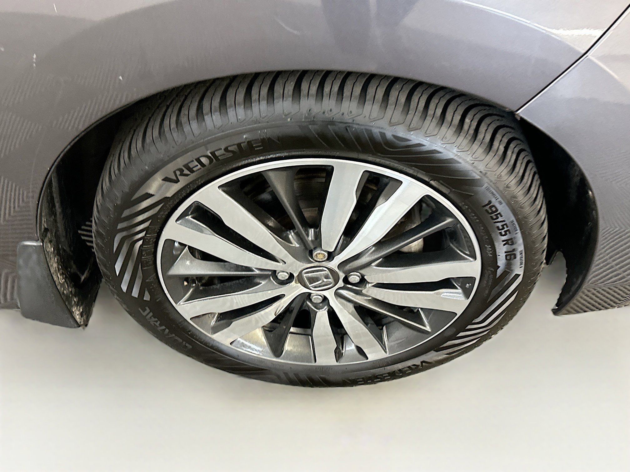 Used 2016 Honda Fit EX-L image 11