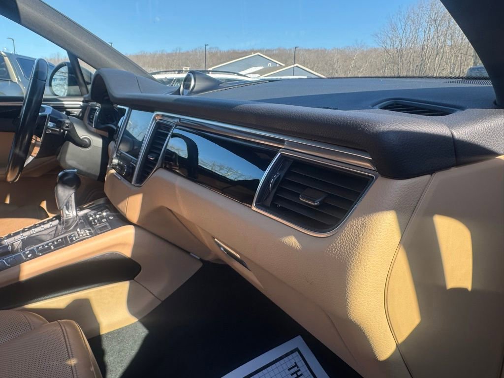 Used 2017 Porsche Macan S image 30