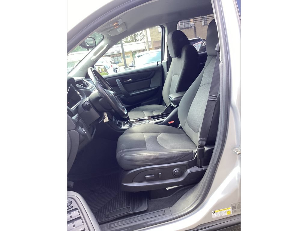 Used 2017 Chevrolet Traverse LT AWD/4WD image 9
