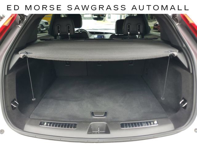 Certified 2022 Cadillac XT4 Premium Luxury w/ Enhanced Visibility Package image 9