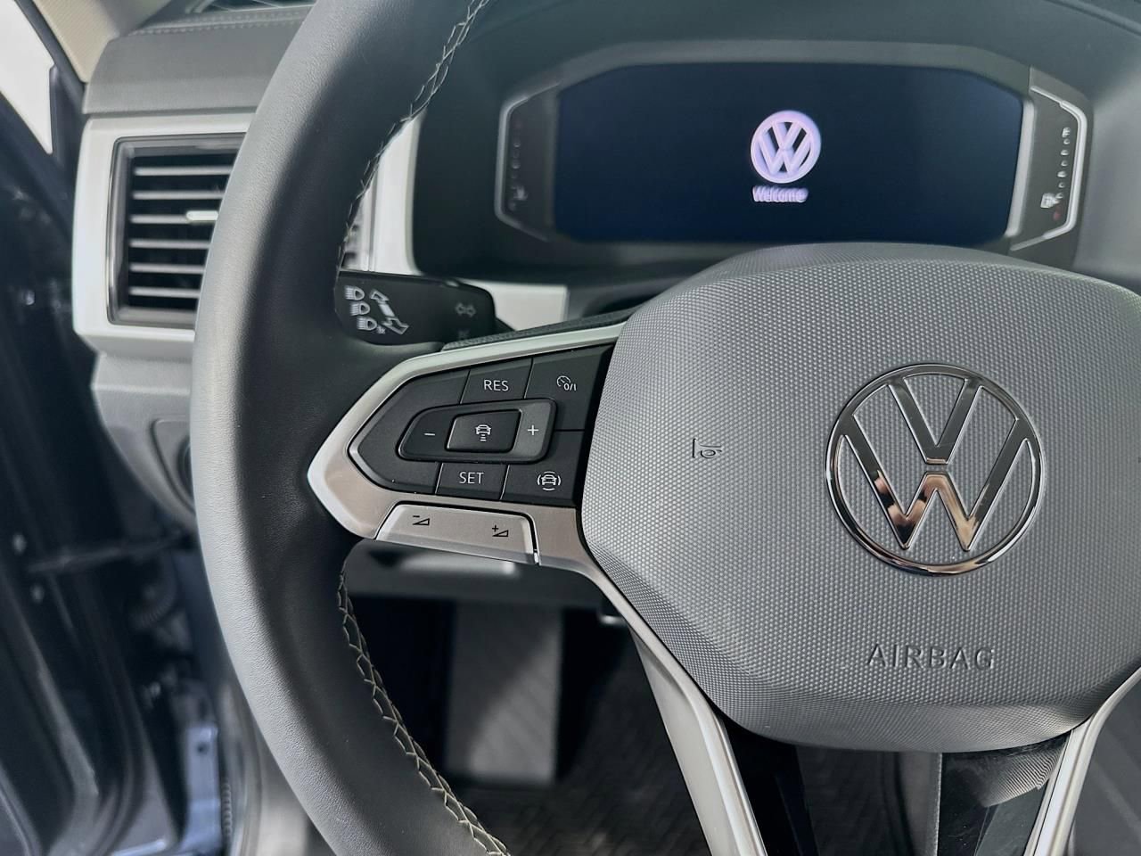 Used 2022 Volkswagen Atlas SE w/ Black Wheel Package image 39