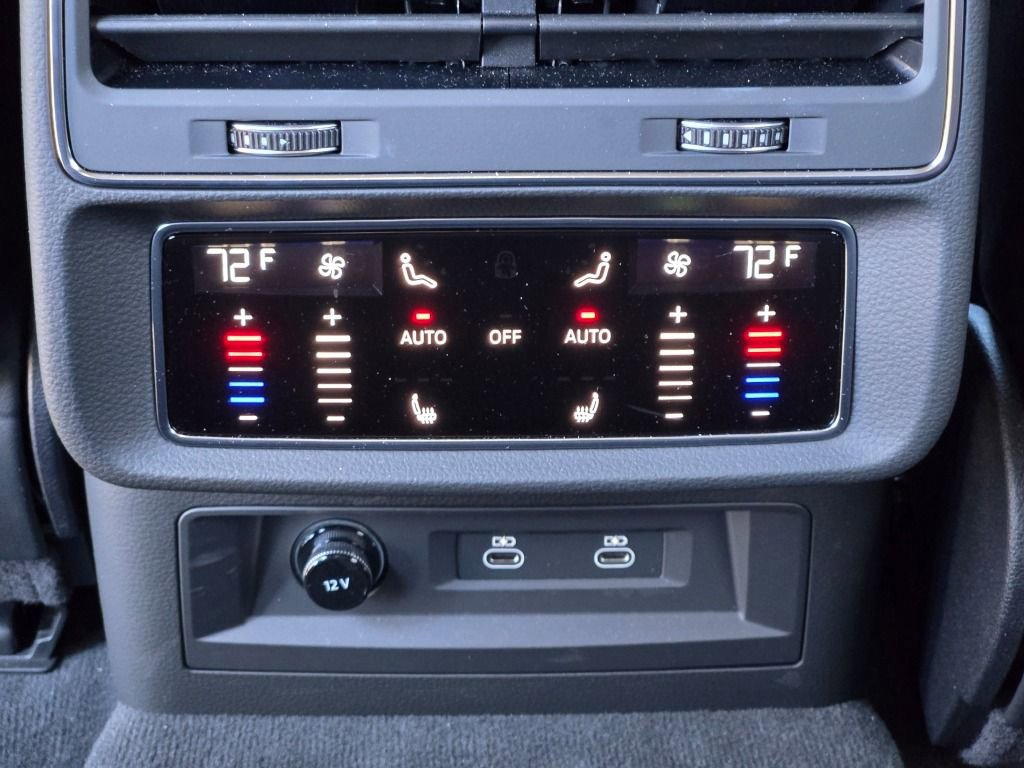 Used 2025 Audi RS Q8 performance image 32