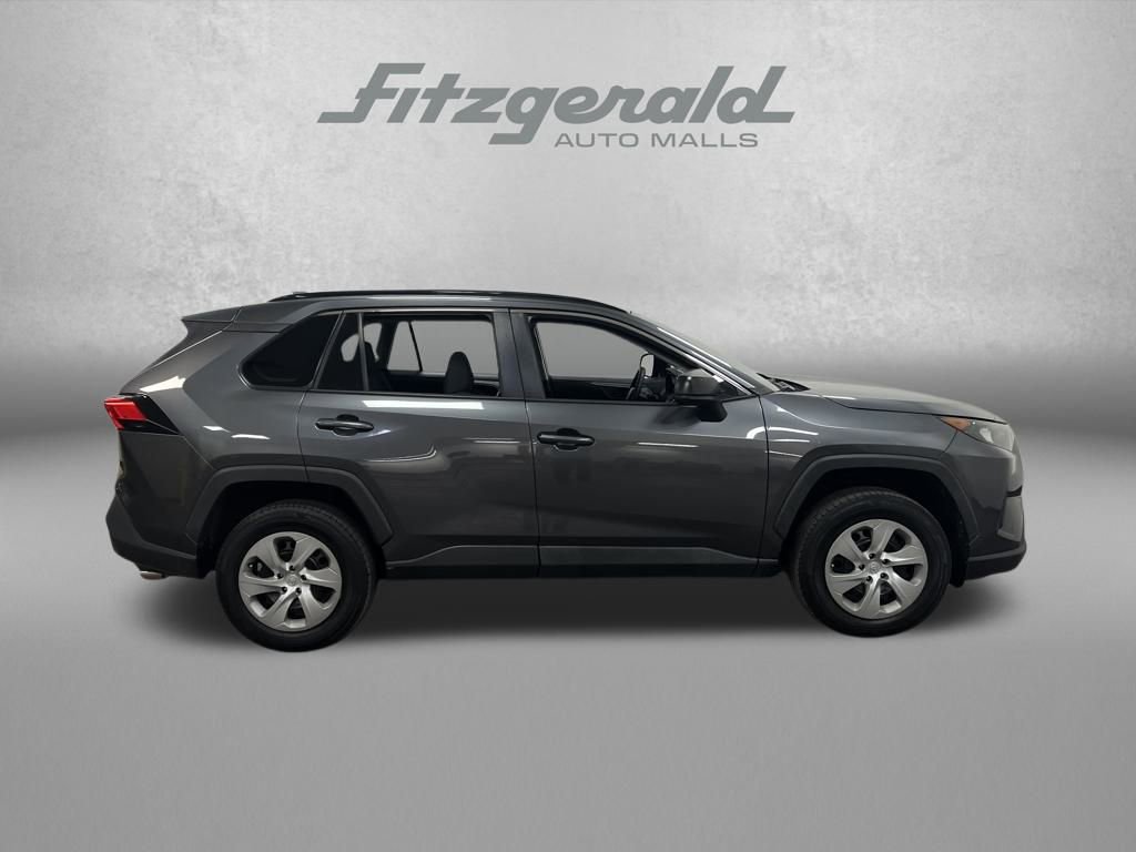 Used 2021 Toyota RAV4 LE image 7