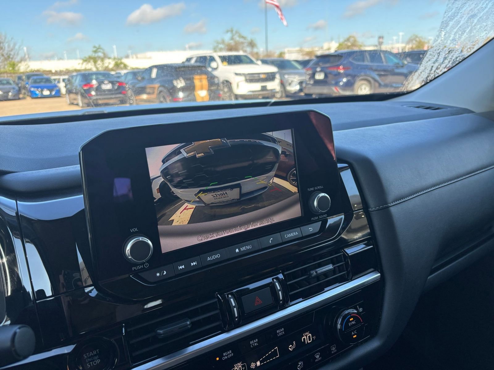 Used 2025 Nissan Pathfinder SV image 25