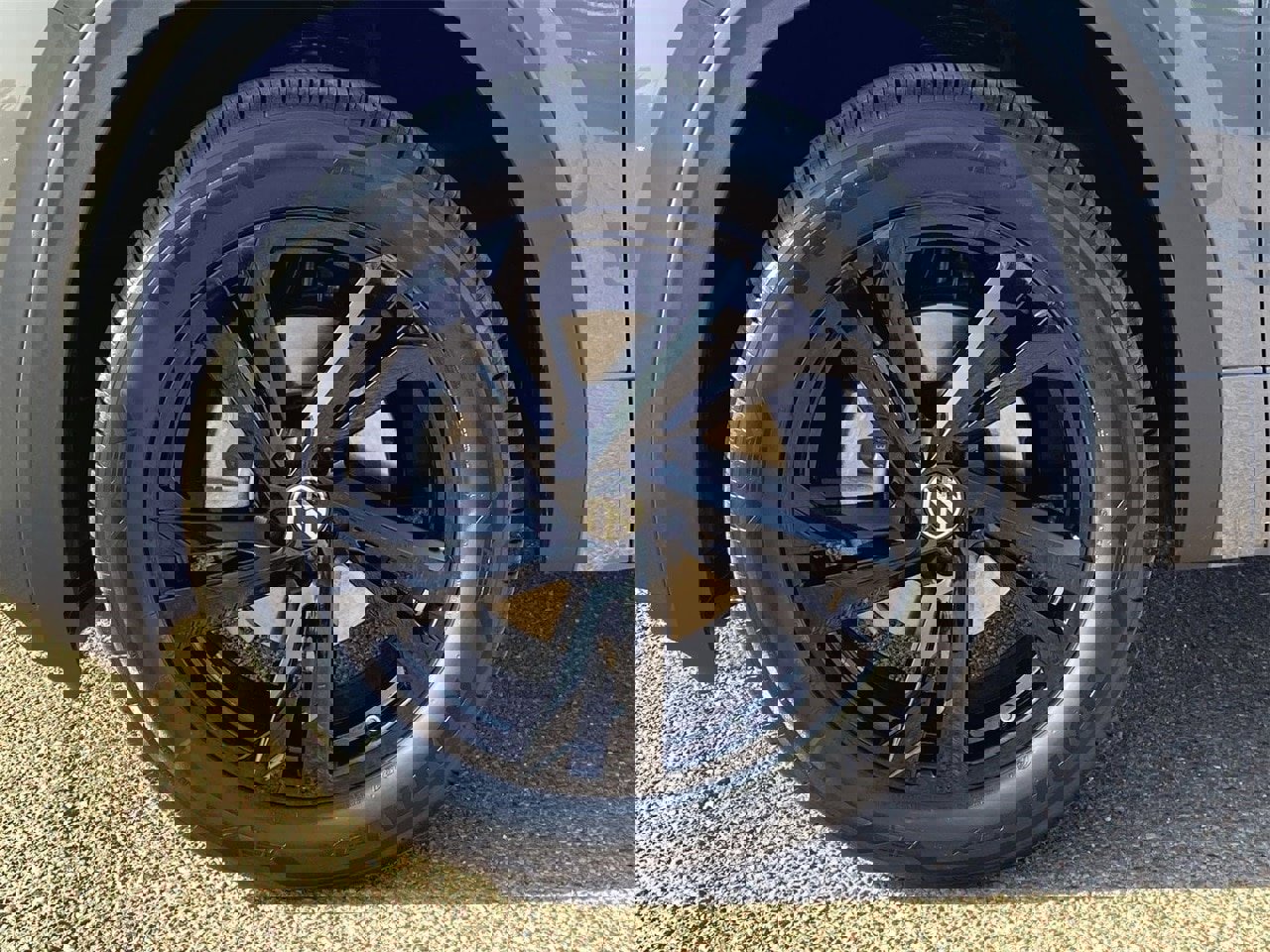 New 2026 Volkswagen Atlas Cross Sport SEL R-Line image 6