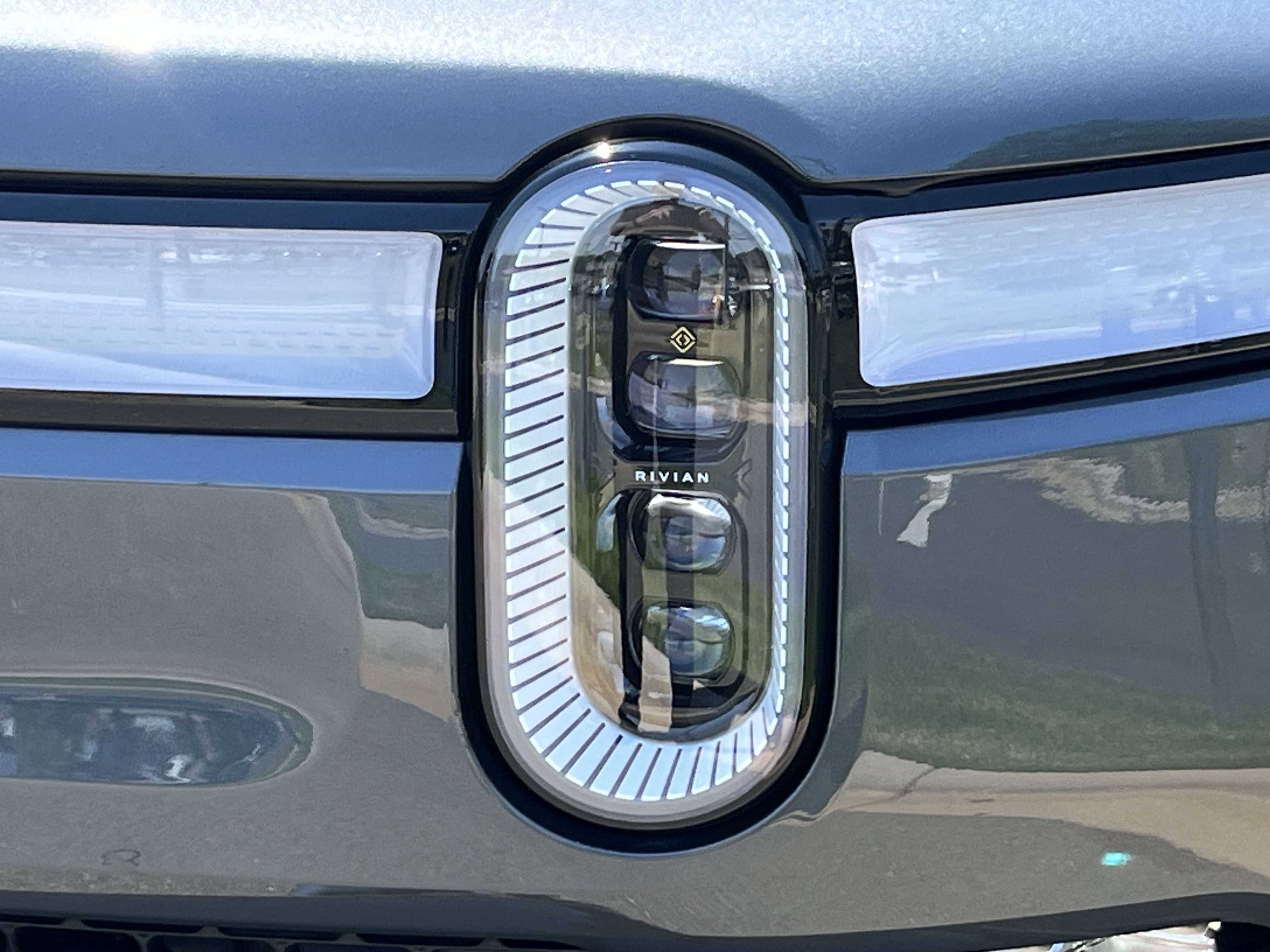 Used 2024 Rivian R1S Adventure AWD/4WD image 12