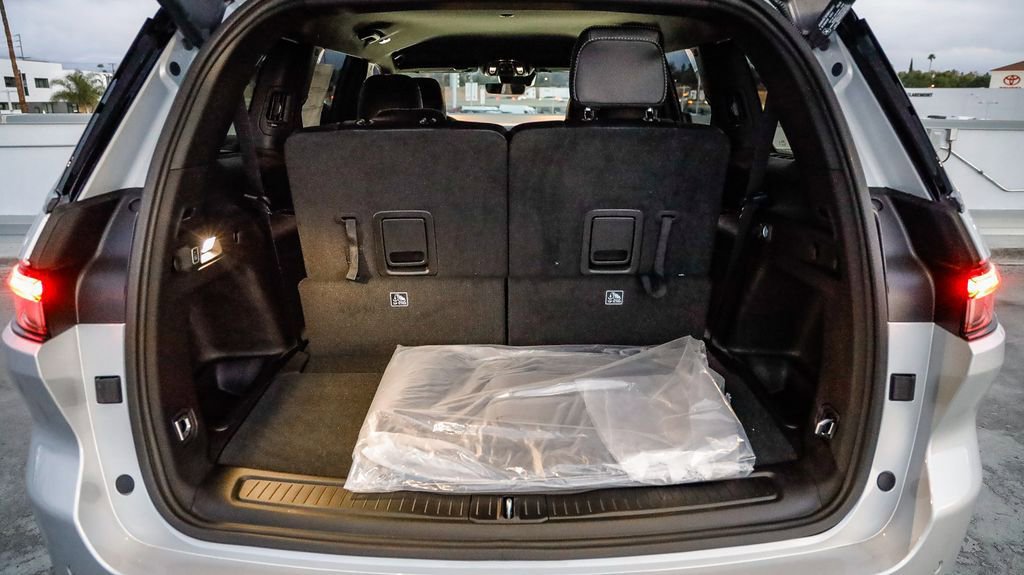 New 2025 Jeep Grand Cherokee L Limited w/ Black Appearance Package image 27