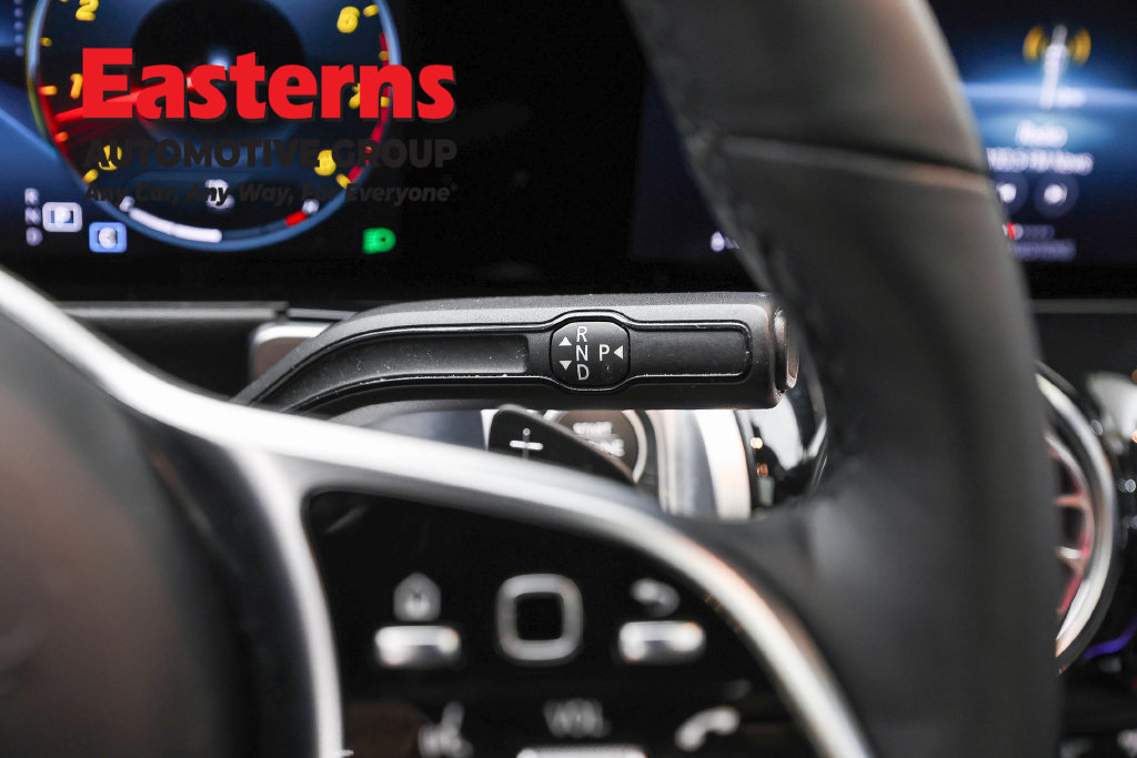 Used 2022 Mercedes-Benz GLB 250 4MATIC w/ Premium Package Lite image 15