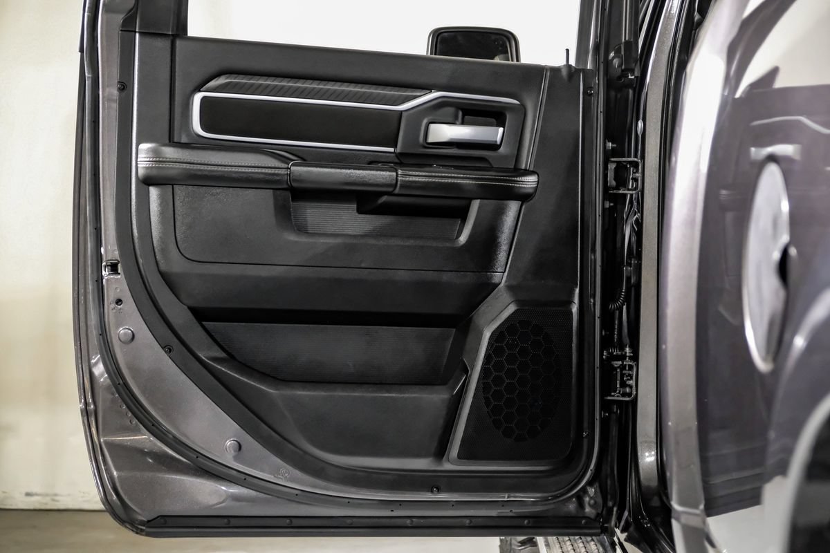 Used 2025 RAM 2500 Big Horn AWD/4WD image 36