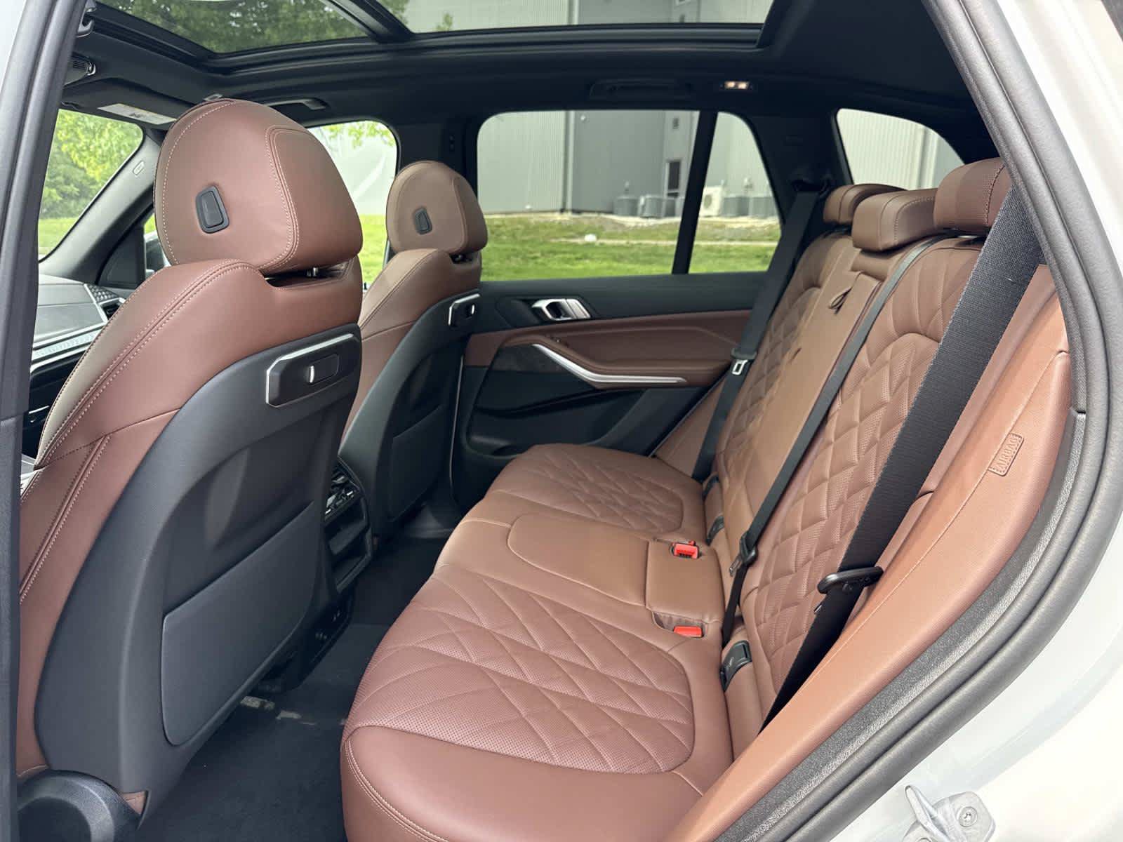New 2026 BMW X5 xDrive40i w/ M Sport Package AWD/4WD image 15