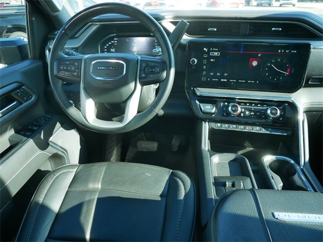 Used 2024 GMC Sierra 2500 Denali image 16