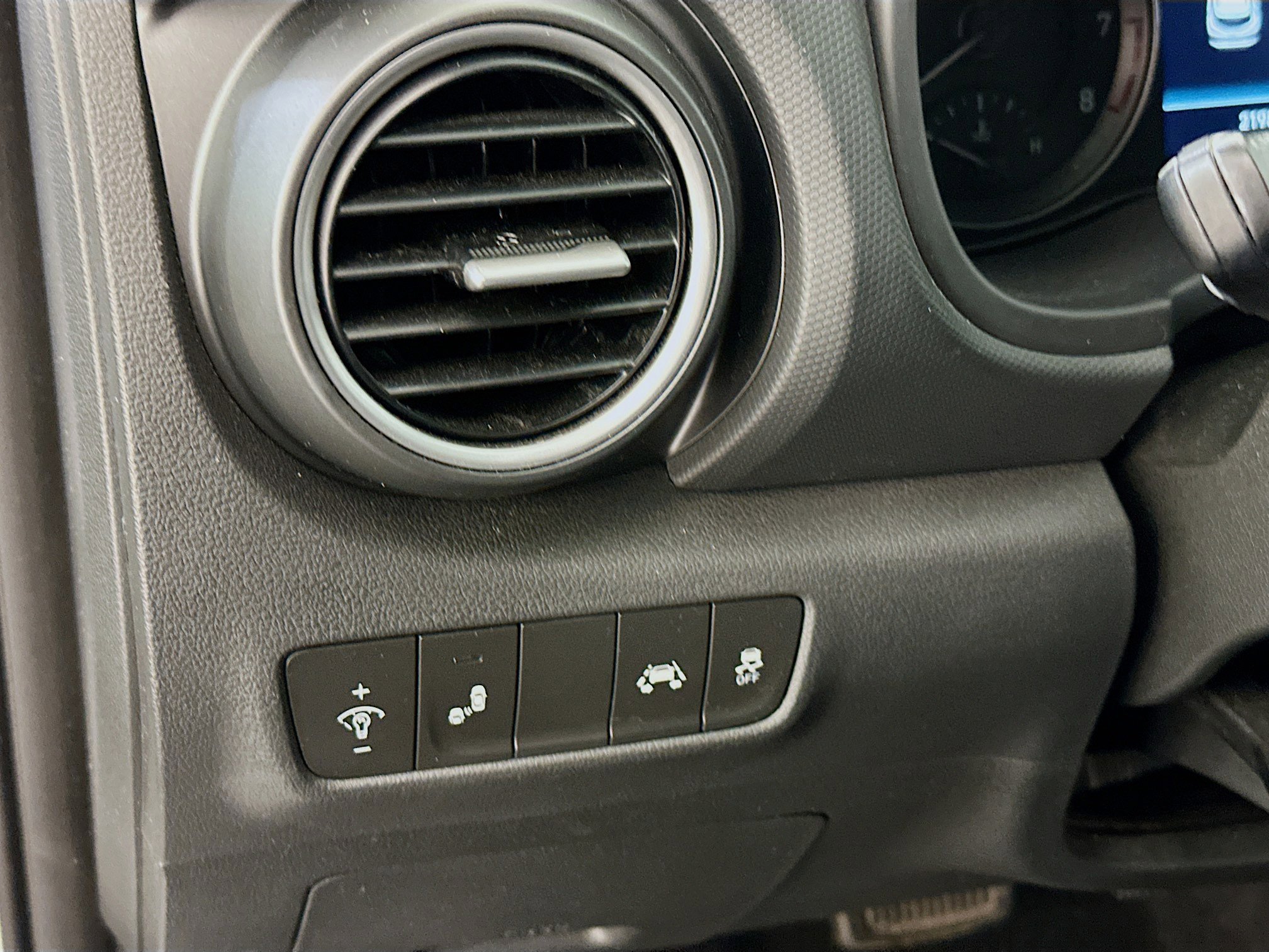 Used 2021 Hyundai Kona SEL Plus image 17