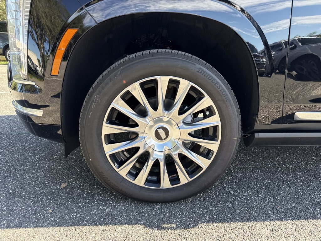New 2026 Cadillac Escalade ESV Platinum Luxury w/ LPO, Floor Liner Package AWD/4WD image 10