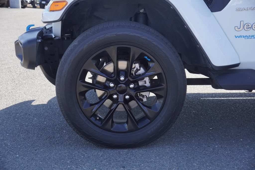 Used 2022 Jeep Wrangler Unlimited Sahara AWD/4WD image 4
