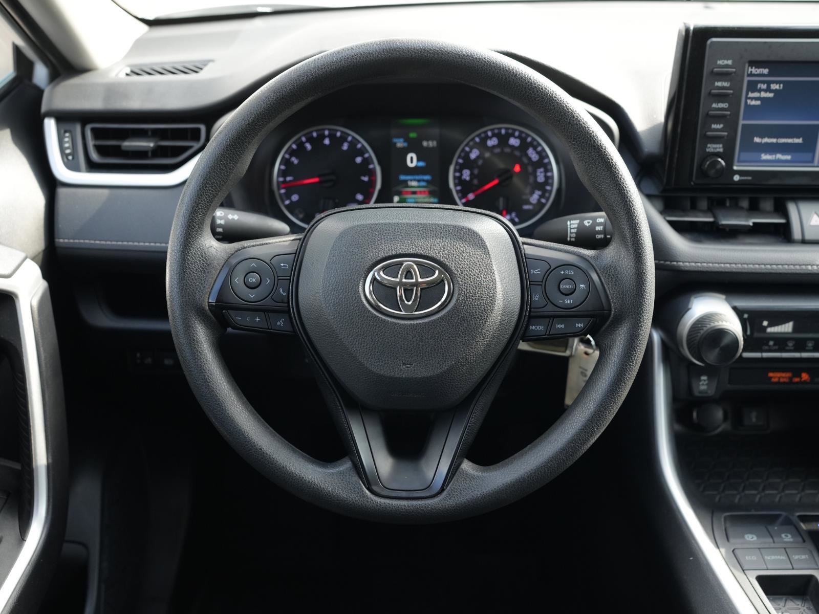 Used 2021 Toyota RAV4 LE image 20