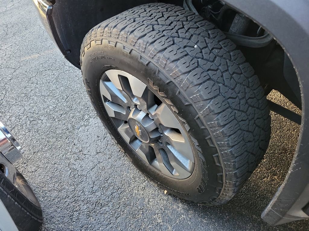 Used 2025 Chevrolet Silverado 2500 Custom w/ Custom Value Package image 7